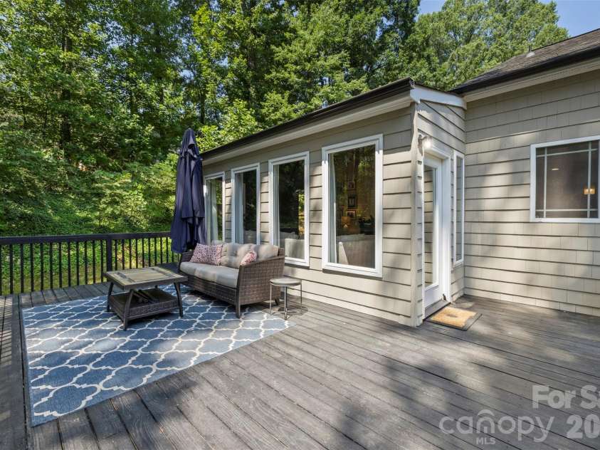 6219 Fair Valley Drive, Charlotte, NC 28226.  MLS# CAR4400591, YatesRealty ID 37924. 
