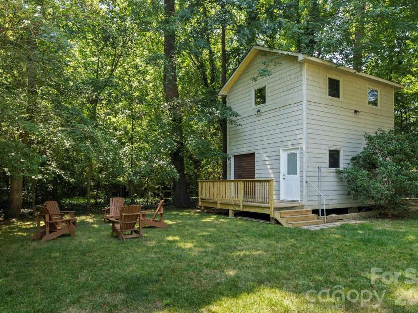 6219 Fair Valley Drive, Charlotte, NC 28226.  MLS# CAR4400591, YatesRealty ID 37924. 