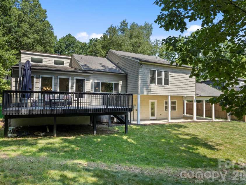 6219 Fair Valley Drive, Charlotte, NC 28226.  MLS# CAR4400591, YatesRealty ID 37924. 