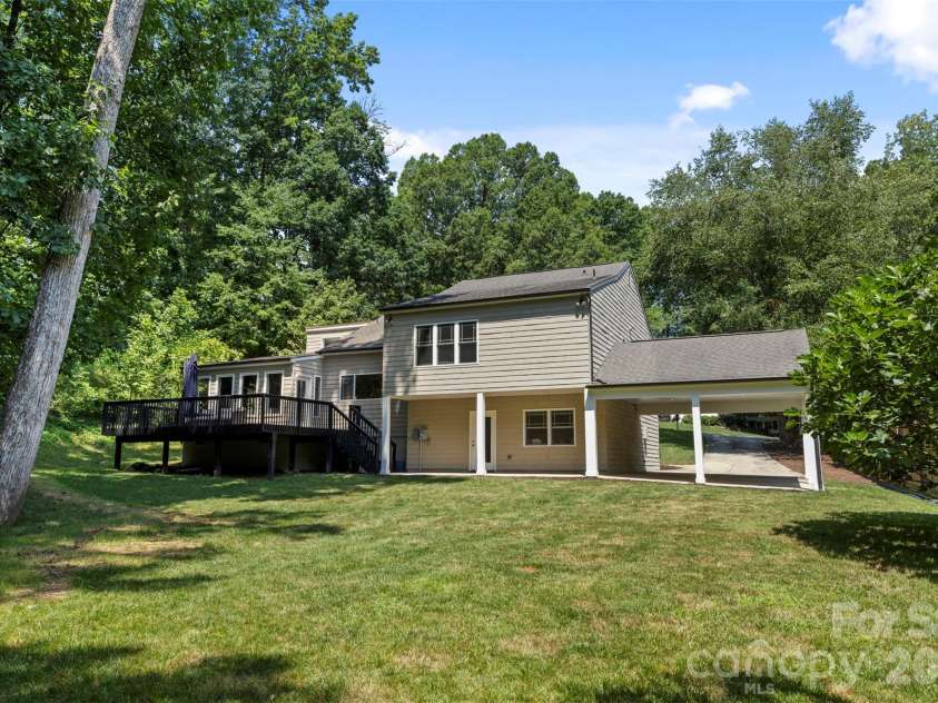 6219 Fair Valley Drive, Charlotte, NC 28226.  MLS# CAR4400591, YatesRealty ID 37924. 