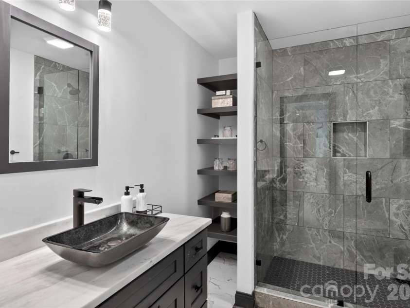 8512 Prince Valiant Drive, Marvin, NC 28173.  MLS# CAR4401281, YatesRealty ID 37925. Basement Bathroom