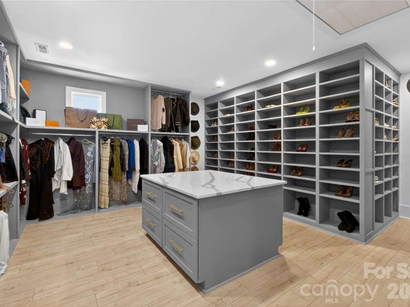 8512 Prince Valiant Drive, Marvin, NC 28173.  MLS# CAR4401281, YatesRealty ID 37925. Primary Closet