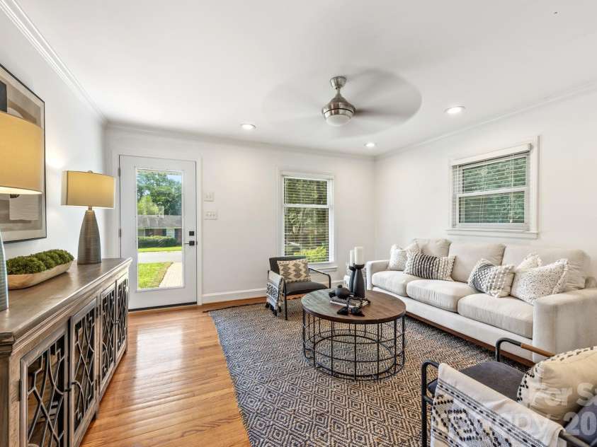 3600 Litchfield Road, Charlotte, NC 28211.  MLS# CAR4401318, YatesRealty ID 37926. 