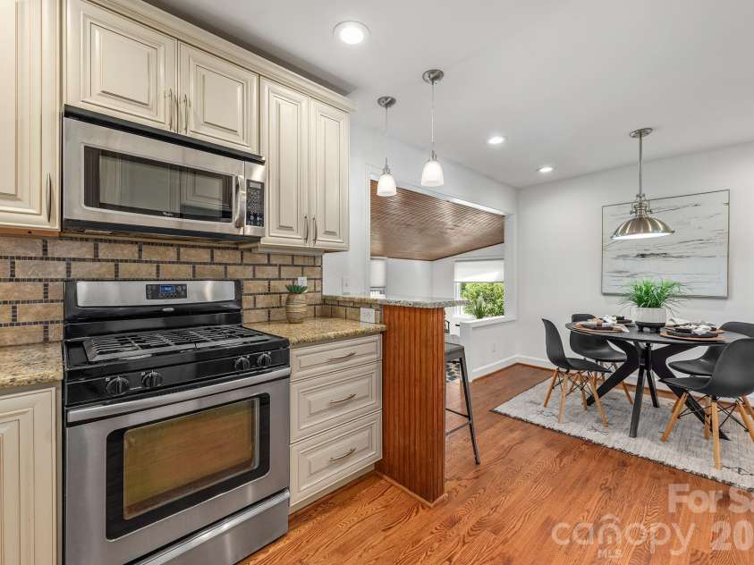 3600 Litchfield Road, Charlotte, NC 28211.  MLS# CAR4401318, YatesRealty ID 37926. 