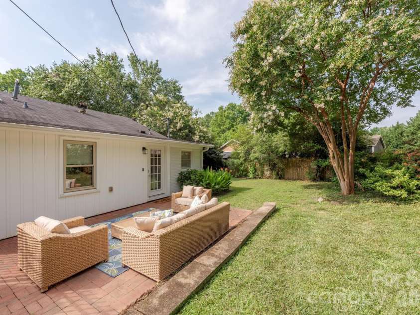 3600 Litchfield Road, Charlotte, NC 28211.  MLS# CAR4401318, YatesRealty ID 37926. 