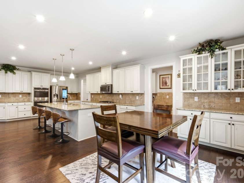 4383 Deerpark Court, Harrisburg, NC 28075.  MLS# CAR4401797, YatesRealty ID 37927. Kitchen