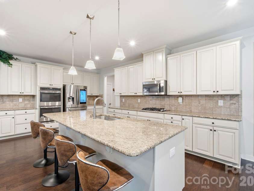 4383 Deerpark Court, Harrisburg, NC 28075.  MLS# CAR4401797, YatesRealty ID 37927. Kitchen