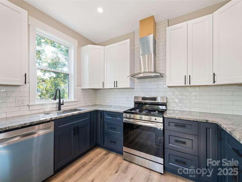 148 Amblers Knoll Road, Weaverville, NC 28787.  MLS# CAR4253906, YatesRealty ID 3793. Kitchen