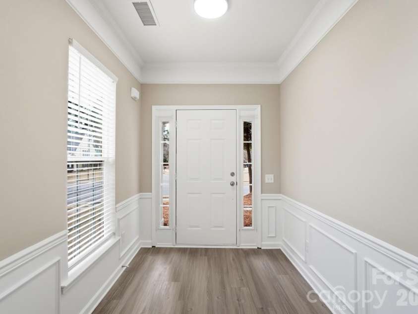 8835 Kestral Ridge Drive, Charlotte, NC 28269.  MLS# CAR4353164, YatesRealty ID 3793. 