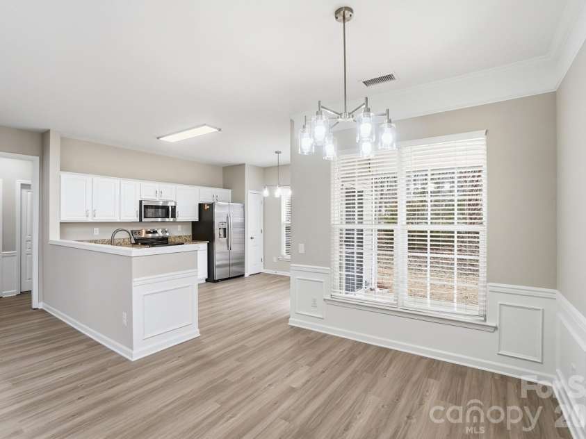 8835 Kestral Ridge Drive, Charlotte, NC 28269.  MLS# CAR4353164, YatesRealty ID 3793. 