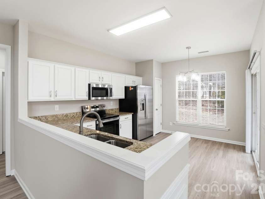8835 Kestral Ridge Drive, Charlotte, NC 28269.  MLS# CAR4353164, YatesRealty ID 3793. 