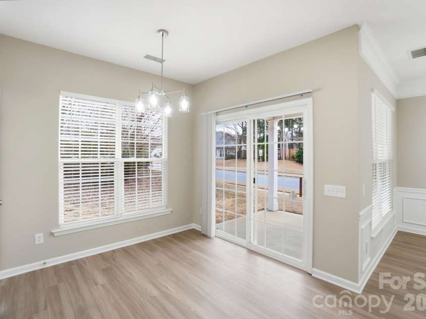 8835 Kestral Ridge Drive, Charlotte, NC 28269.  MLS# CAR4353164, YatesRealty ID 3793. 