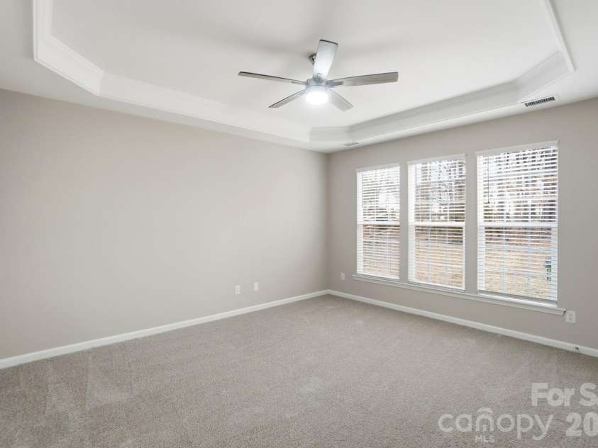 8835 Kestral Ridge Drive, Charlotte, NC 28269.  MLS# CAR4353164, YatesRealty ID 3793. 