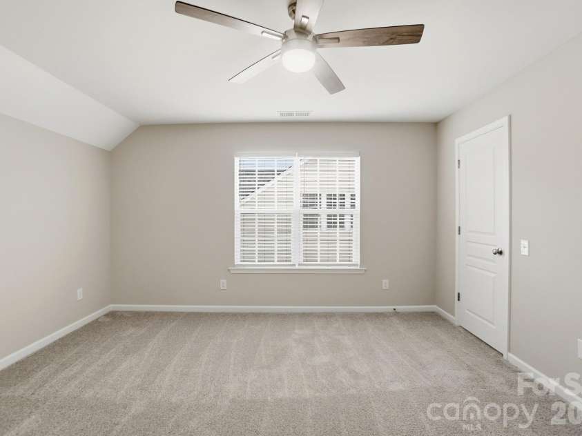 8835 Kestral Ridge Drive, Charlotte, NC 28269.  MLS# CAR4353164, YatesRealty ID 3793. 