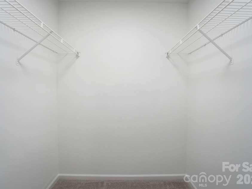 8835 Kestral Ridge Drive, Charlotte, NC 28269.  MLS# CAR4353164, YatesRealty ID 3793. 