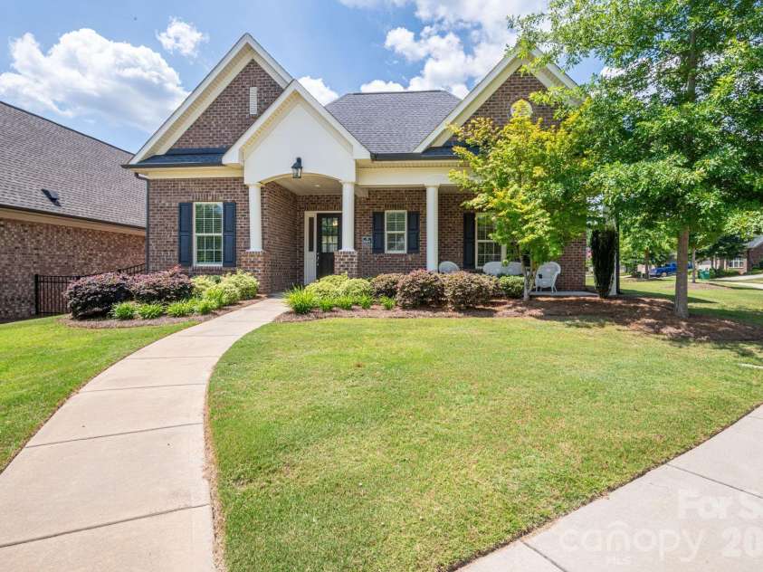 5247 Courtyard Lane, Belmont, NC 28012.  MLS# CAR4404937, YatesRealty ID 37931. 