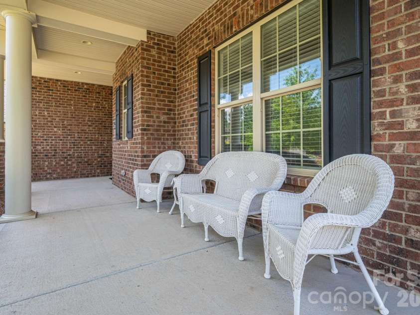 5247 Courtyard Lane, Belmont, NC 28012.  MLS# CAR4404937, YatesRealty ID 37931. 