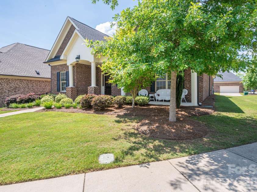 5247 Courtyard Lane, Belmont, NC 28012.  MLS# CAR4404937, YatesRealty ID 37931. 