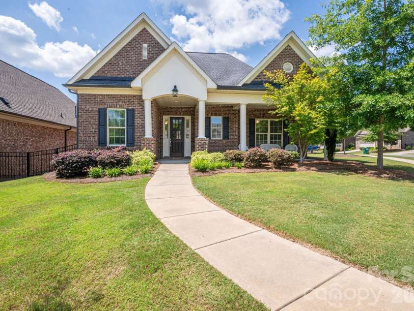 5247 Courtyard Lane, Belmont, NC 28012.  MLS# CAR4404937, YatesRealty ID 37931. Beautiful corner lot!