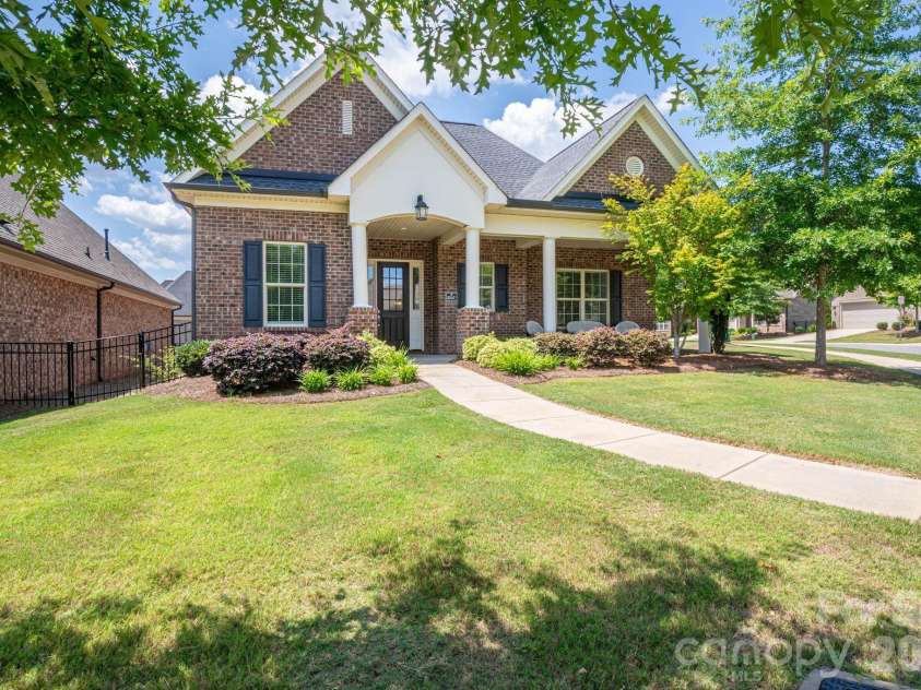 5247 Courtyard Lane, Belmont, NC 28012.  MLS# CAR4404937, YatesRealty ID 37931. Great yard space!