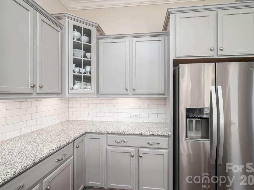 5247 Courtyard Lane, Belmont, NC 28012.  MLS# CAR4404937, YatesRealty ID 37931. Refrigerator included.