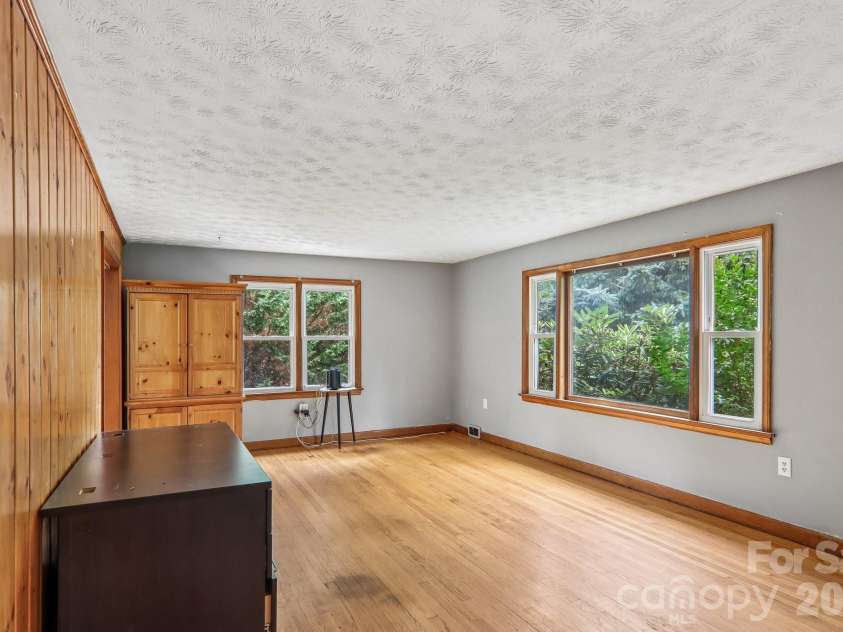 131 & 135 Boyd Avenue, Waynesville, NC 28786.  MLS# CAR4405344, YatesRealty ID 37934. 