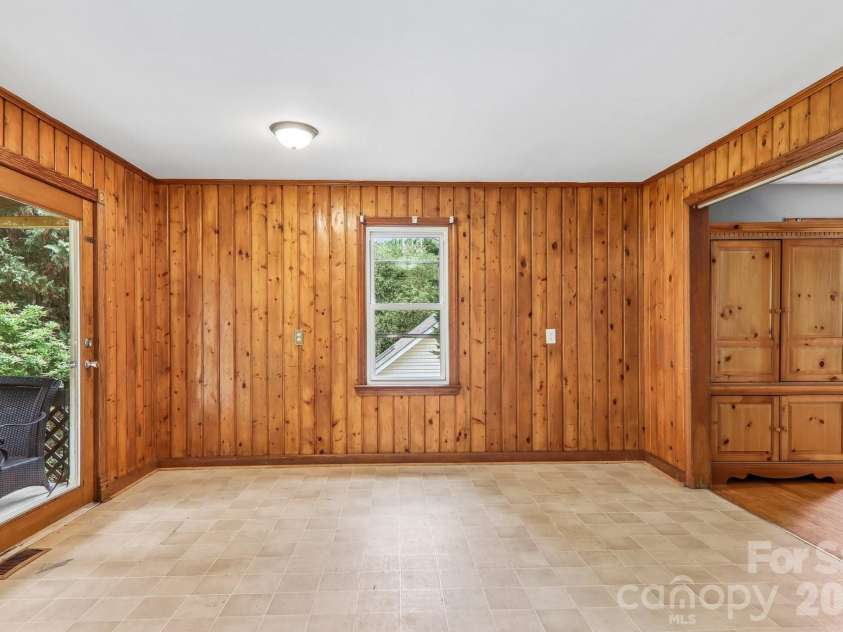 131 & 135 Boyd Avenue, Waynesville, NC 28786.  MLS# CAR4405344, YatesRealty ID 37934. 