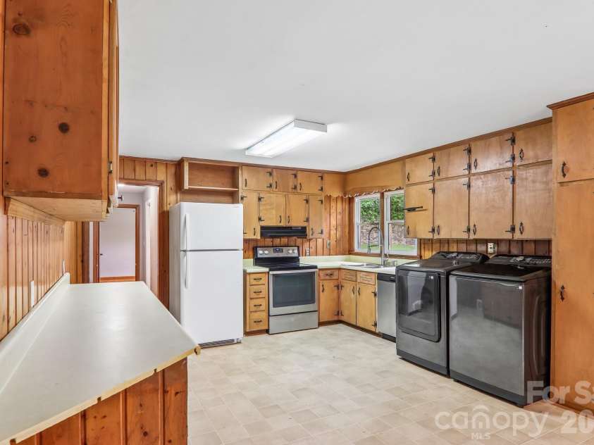 131 & 135 Boyd Avenue, Waynesville, NC 28786.  MLS# CAR4405344, YatesRealty ID 37934. 
