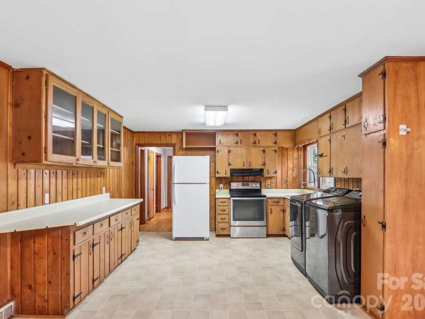 131 & 135 Boyd Avenue, Waynesville, NC 28786.  MLS# CAR4405344, YatesRealty ID 37934. 