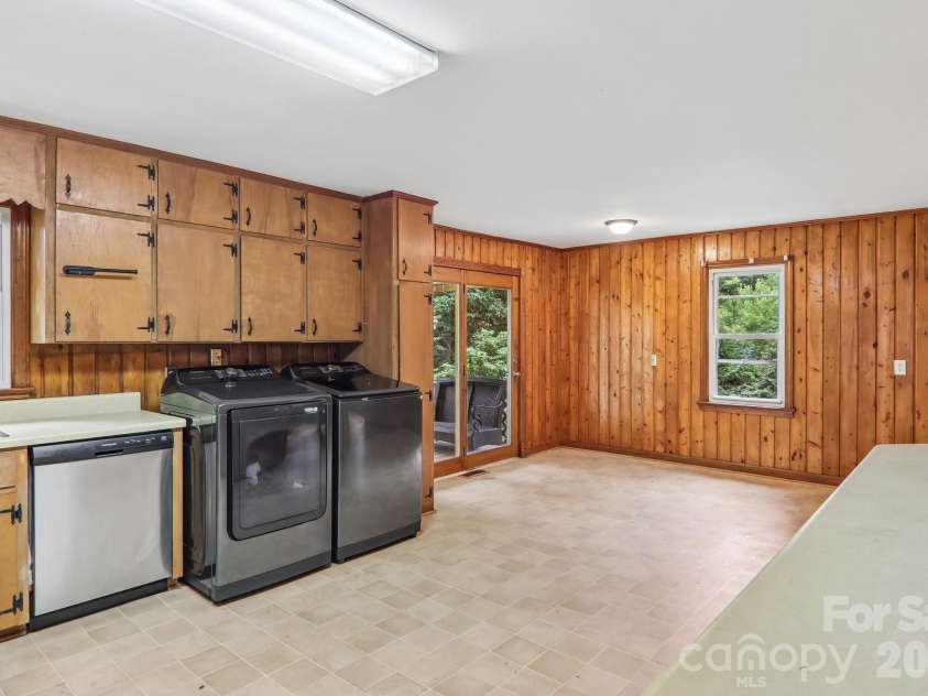 131 & 135 Boyd Avenue, Waynesville, NC 28786.  MLS# CAR4405344, YatesRealty ID 37934. 