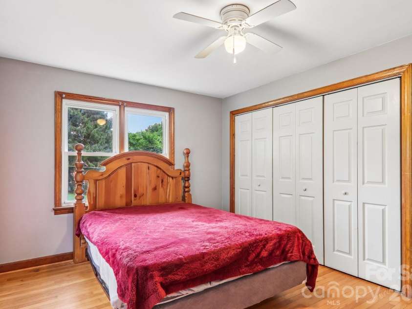 131 & 135 Boyd Avenue, Waynesville, NC 28786.  MLS# CAR4405344, YatesRealty ID 37934. 