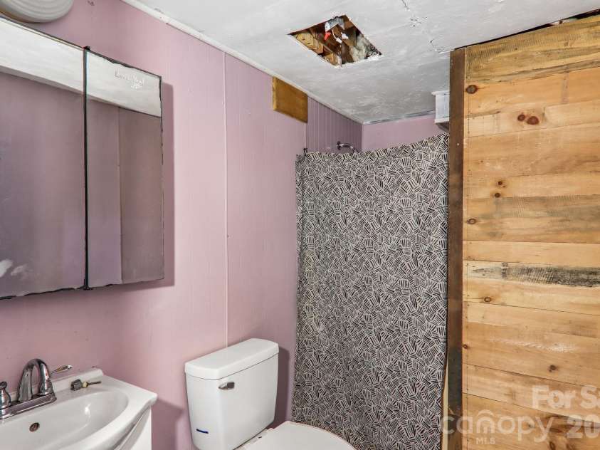 131 & 135 Boyd Avenue, Waynesville, NC 28786.  MLS# CAR4405344, YatesRealty ID 37934. 