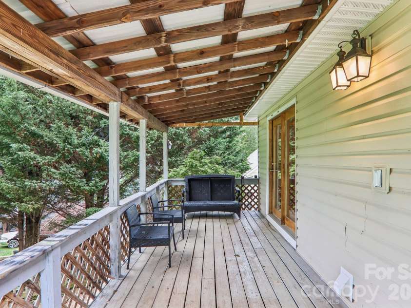 131 & 135 Boyd Avenue, Waynesville, NC 28786.  MLS# CAR4405344, YatesRealty ID 37934. 