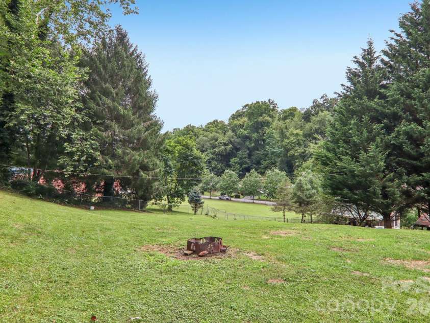 131 & 135 Boyd Avenue, Waynesville, NC 28786.  MLS# CAR4405344, YatesRealty ID 37934. 