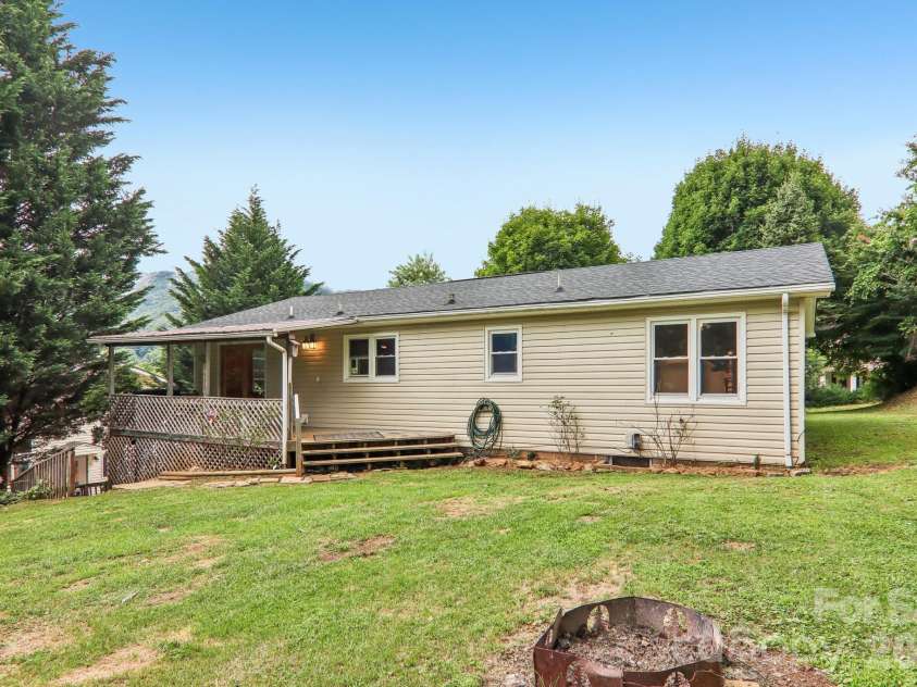 131 & 135 Boyd Avenue, Waynesville, NC 28786.  MLS# CAR4405344, YatesRealty ID 37934. 