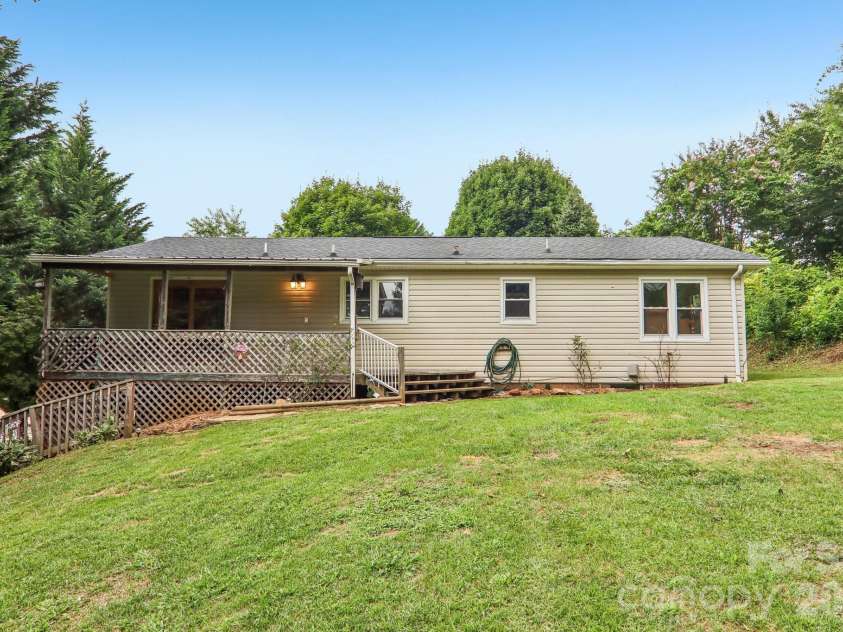 131 & 135 Boyd Avenue, Waynesville, NC 28786.  MLS# CAR4405344, YatesRealty ID 37934. 