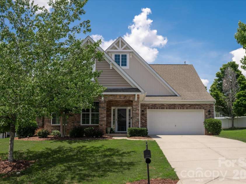 1030 Kaiser Way, Fort Mill, SC 29715.  MLS# CAR4397966, YatesRealty ID 37936. Exterior Main