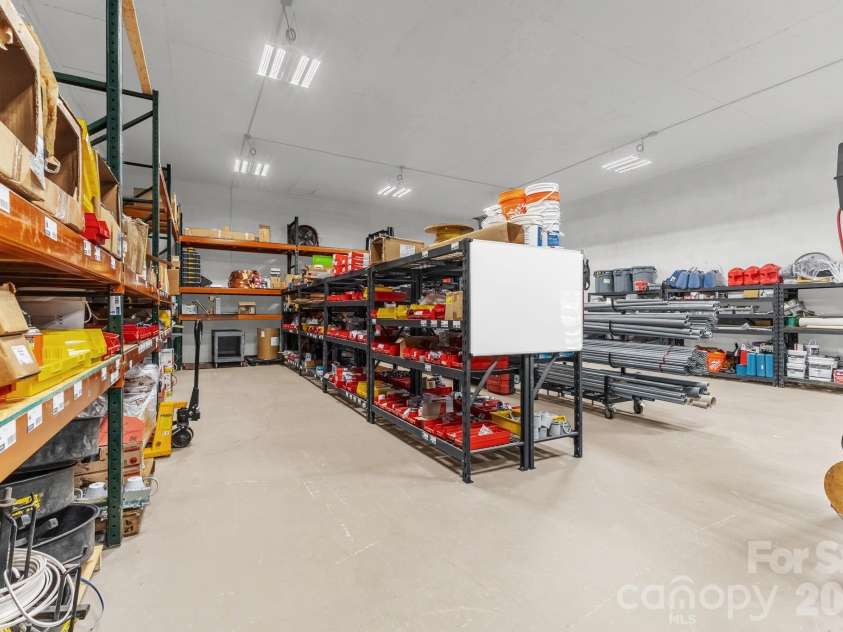 17 Red Leaf Road, Asheville, NC 28806.  MLS# CAR4356128, YatesRealty ID 3794. Only certain shelves convey