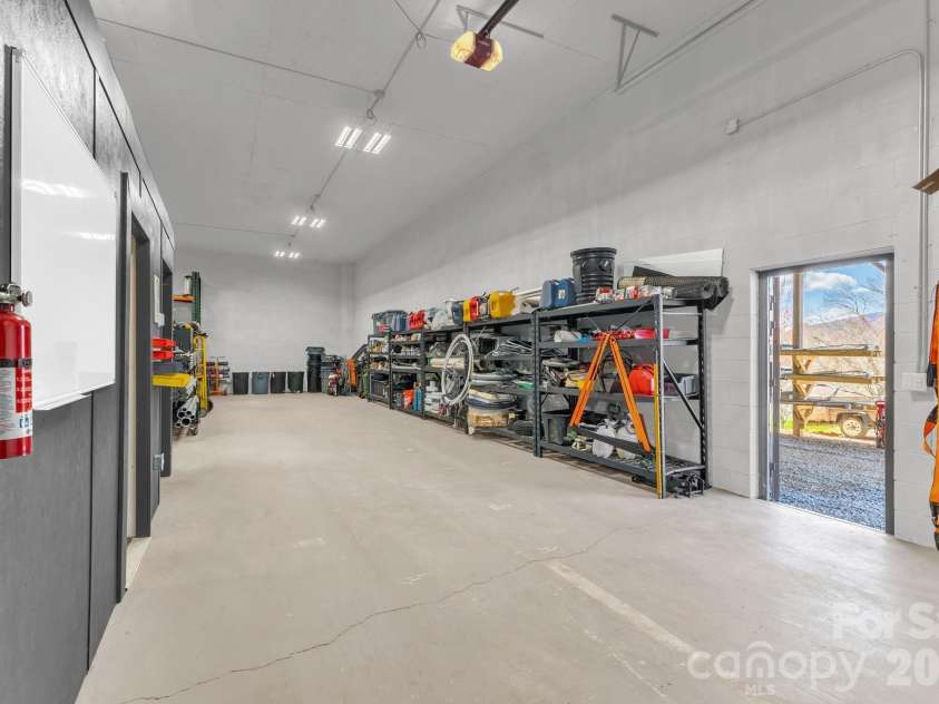 17 Red Leaf Road, Asheville, NC 28806.  MLS# CAR4356128, YatesRealty ID 3794. You'll have room for everything!