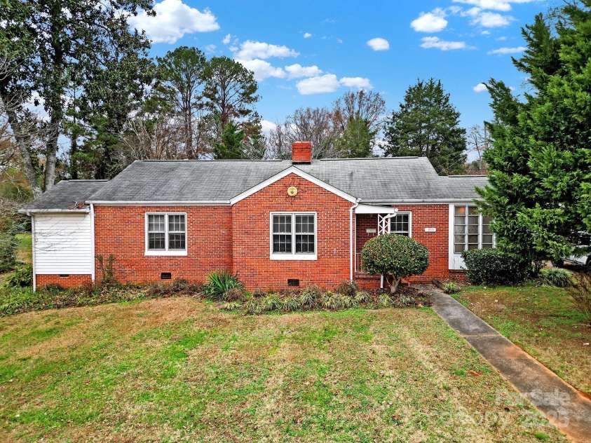 951 Cedar Street, Rock Hill, SC 29730.  MLS# CAR4210338, YatesRealty ID 3794. 