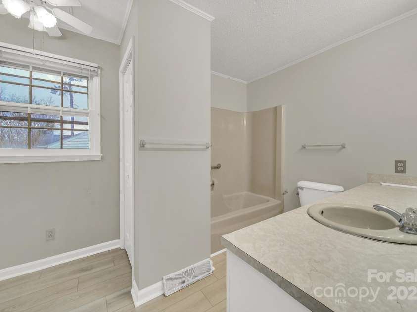 951 Cedar Street, Rock Hill, SC 29730.  MLS# CAR4210338, YatesRealty ID 3794. Primary Bathroom
