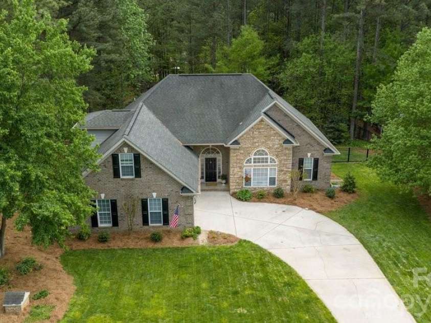 147 Honeysuckle Creek Loop, Mooresville, NC 28117.  MLS# CAR4368793, YatesRealty ID 37940. 
