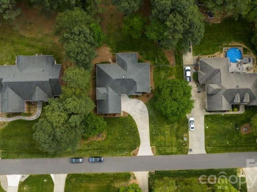 147 Honeysuckle Creek Loop, Mooresville, NC 28117.  MLS# CAR4368793, YatesRealty ID 37940. 