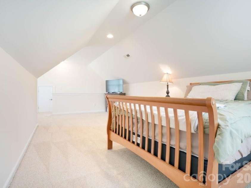 147 Honeysuckle Creek Loop, Mooresville, NC 28117.  MLS# CAR4368793, YatesRealty ID 37940. Bonus Room on Upper Level