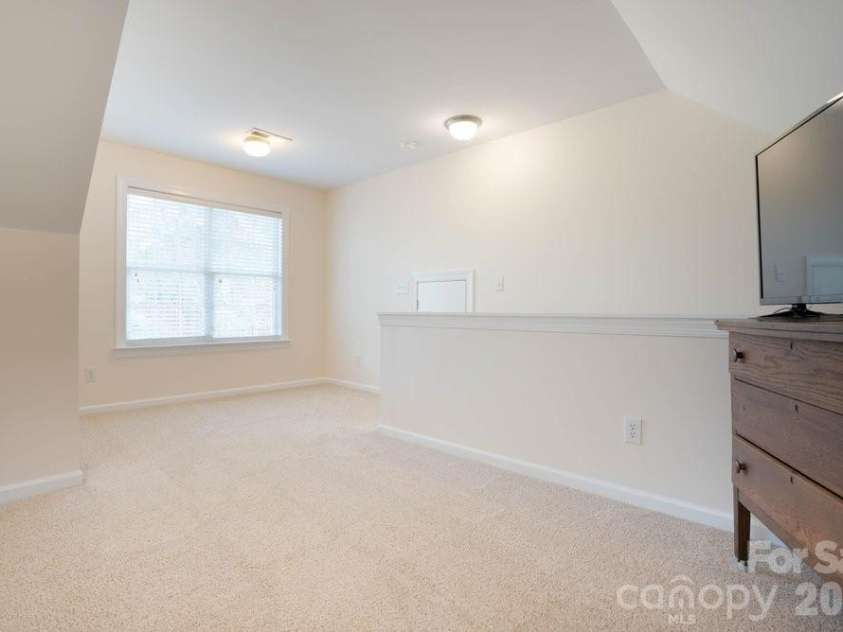 147 Honeysuckle Creek Loop, Mooresville, NC 28117.  MLS# CAR4368793, YatesRealty ID 37940. Bonus Room on Upper Level