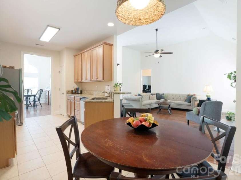 147 Honeysuckle Creek Loop, Mooresville, NC 28117.  MLS# CAR4368793, YatesRealty ID 37940. Breakfast Area