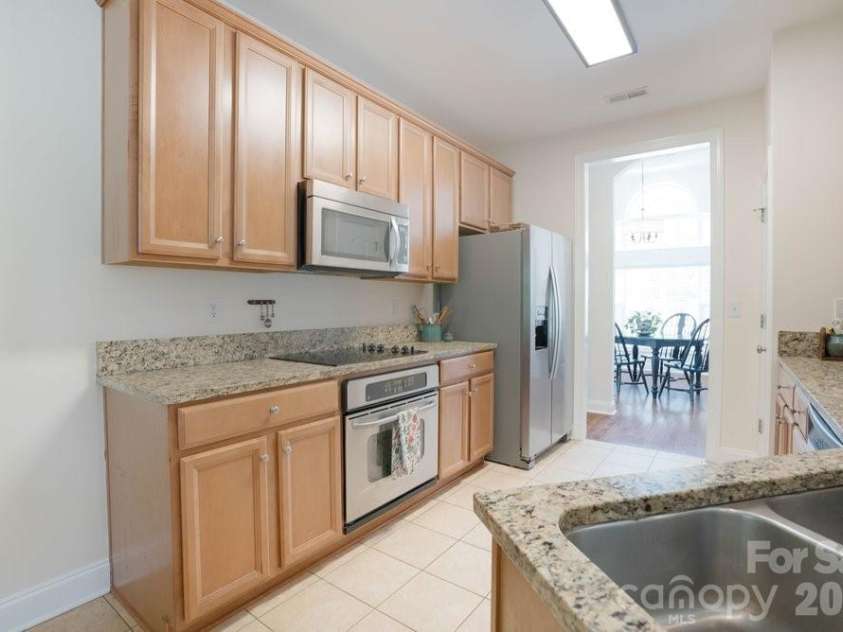 147 Honeysuckle Creek Loop, Mooresville, NC 28117.  MLS# CAR4368793, YatesRealty ID 37940. Granite Countertops