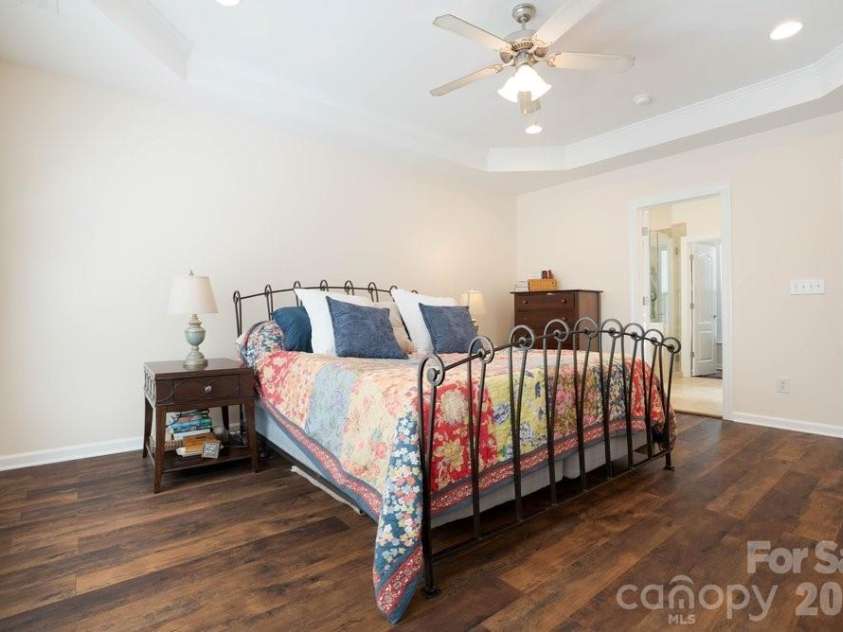 147 Honeysuckle Creek Loop, Mooresville, NC 28117.  MLS# CAR4368793, YatesRealty ID 37940. Primary Bedroom w/ Tray Ceiling