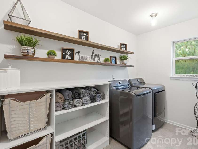 4870 Summerside Drive, Clover, SC 29710.  MLS# CAR4394846, YatesRealty ID 37943. Laundry room