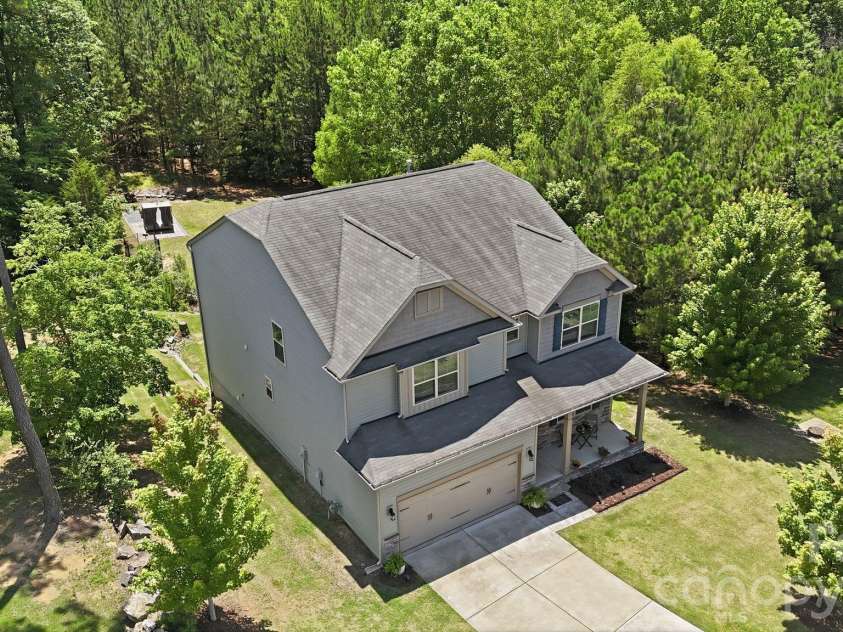 4870 Summerside Drive, Clover, SC 29710.  MLS# CAR4394846, YatesRealty ID 37943. Only one neighbor